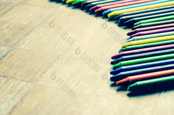 儿<strong>童颜</strong>色有色的丰富多彩的蜡笔