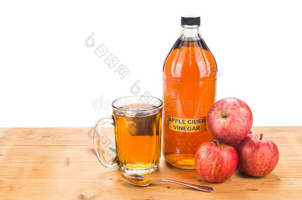苹果醋与<strong>冲泡</strong>茶，天然药物和治疗