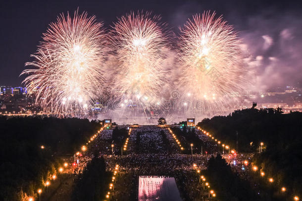 城市爆炸节<strong>日</strong>火烟花