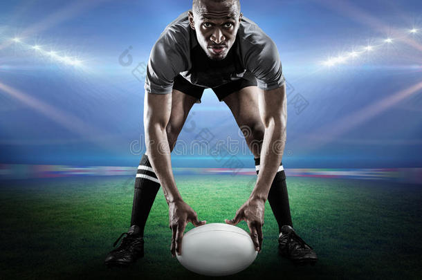 运动员在<strong>打橄榄球</strong>时持球的复合图像