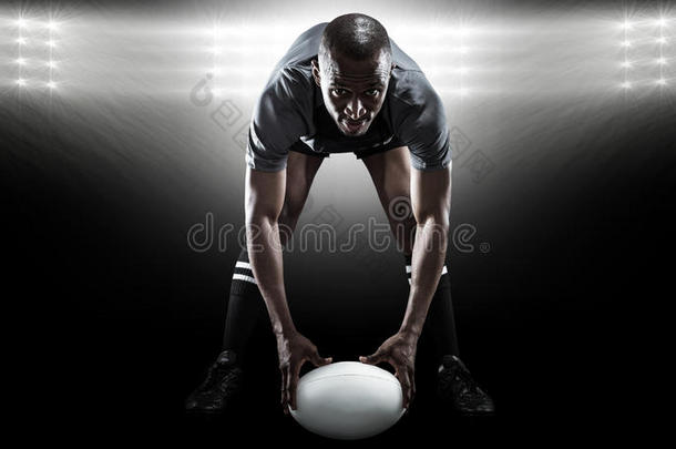 运动员在<strong>打橄榄球</strong>时持球的综合图像