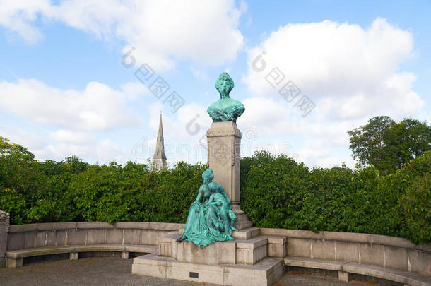 在哥本哈根的兰吉利尼，奥尔良公主玛丽的半身像和雕像。