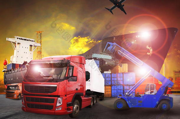 集装箱卡车在航运港口用于运输，物流和