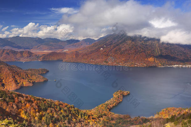在上面角亚洲秋天中禅寺湖