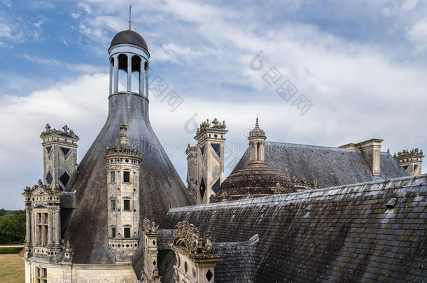 法国。 屋顶和烟囱装饰了Chambord城堡，1519-1547年。 联合国教科文组织世界遗产<strong>名录</strong>