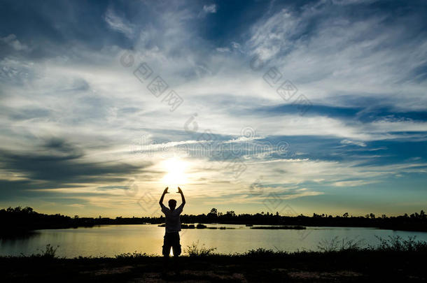 背景<strong>缓解</strong>花园健康的湖