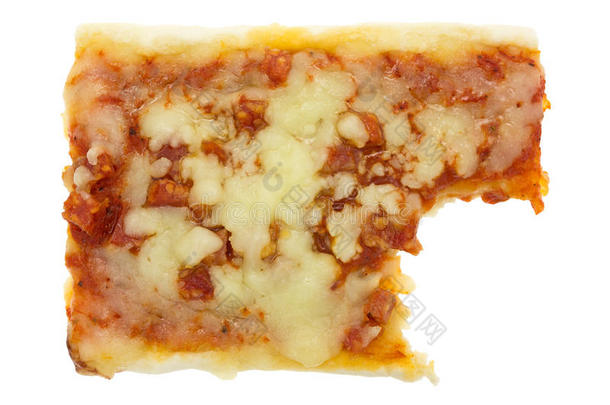 被咬的意大利香肠和意大利干酪披萨