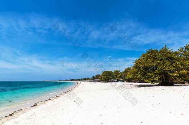 安康海滩蓝色平静的加勒比