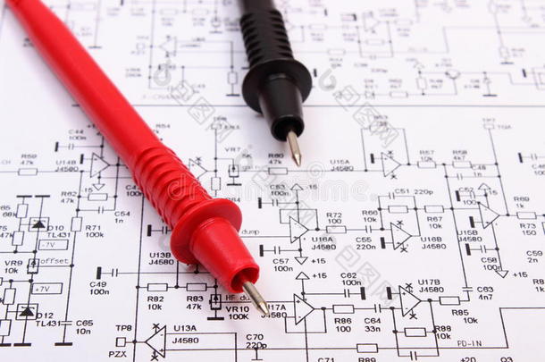 电子印刷电路板和万用表电缆图