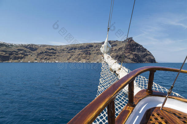 在船上爱琴海船平静的自行车