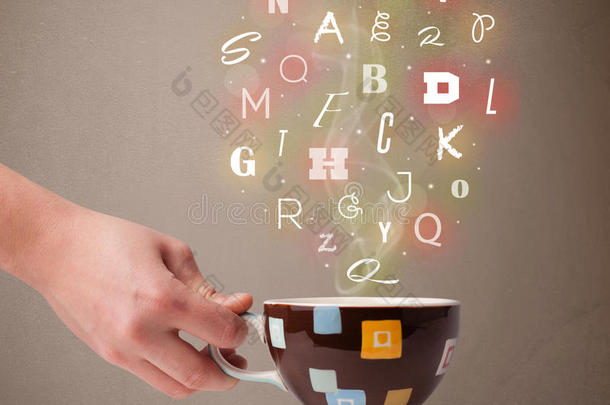 彩色字母咖啡杯