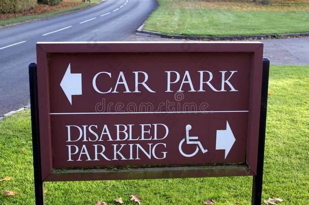 停车场标志。 残疾人停车标志