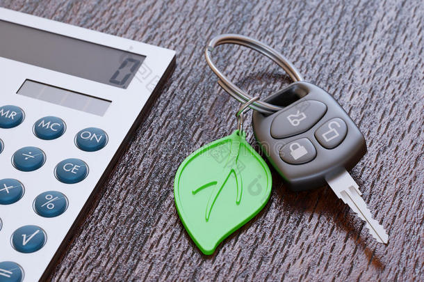 汽车贷款计算概念与汽车钥匙