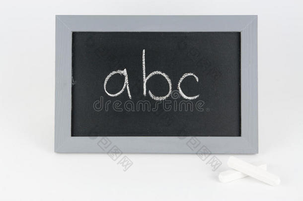 abc公司字母表黑色板打破