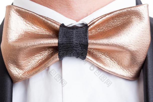 定制优雅的金色皮革蝴蝶结领带
