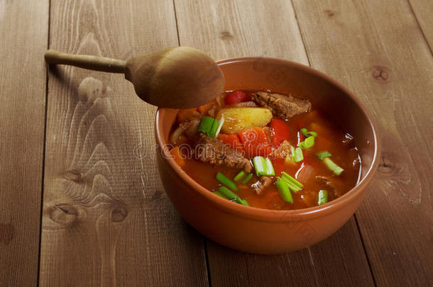 保加利亚传统汤chorba。