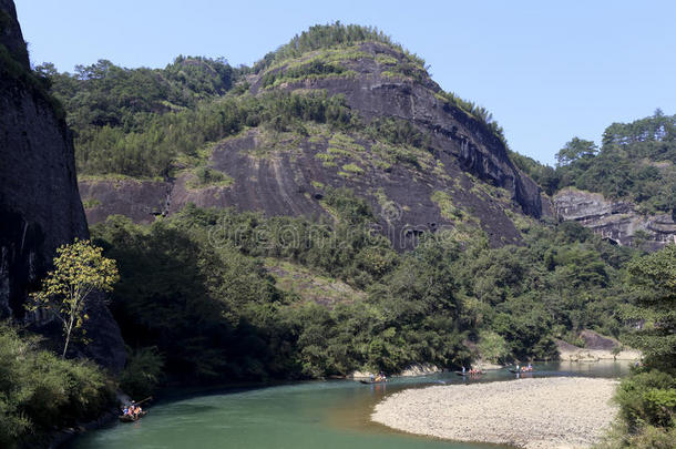 <strong>武夷</strong>山丹霞地貌平坦的山峰