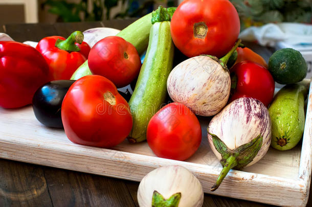 新鲜蔬菜-西红柿，胡椒，茄子，南瓜