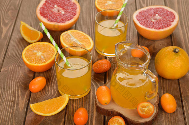 新鲜柑橘汁