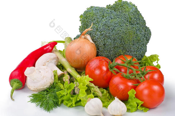白色背部搭配各种生有机蔬菜的组合物