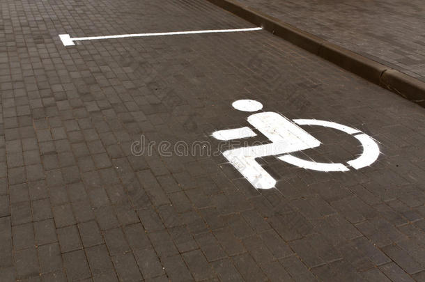 残疾人停车位。