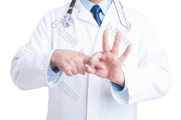 匿名直肠科医生或妇科医生给h做手指