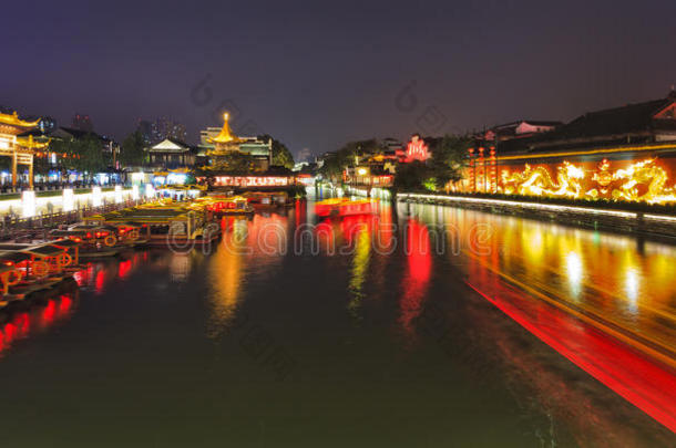 中国南京寺庙运河宽集