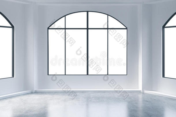 一个空的现代明亮和<strong>干净</strong>的阁楼内部。巨大的全景窗户，白色的复制<strong>空间</strong>和白色的墙壁。奢侈的概念