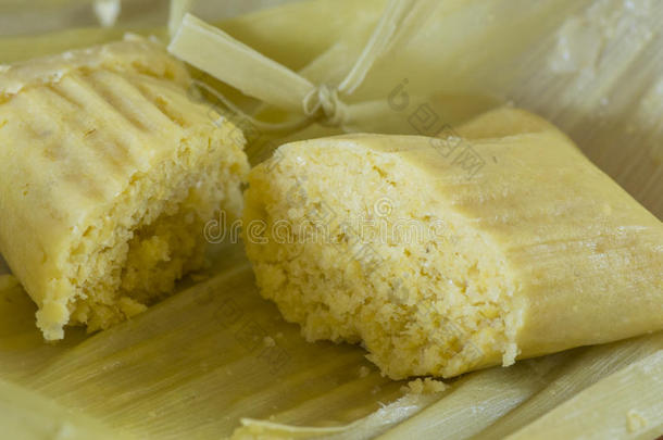巴西人特写镜头玉米面包屑切