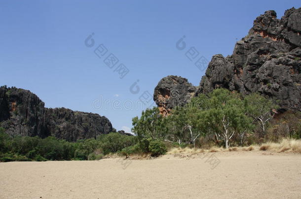 原住民澳大利亚海滩钟悬崖
