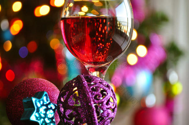圣诞装饰红酒杯