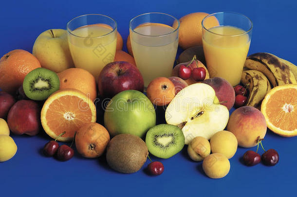 水果，各种果汁和水果