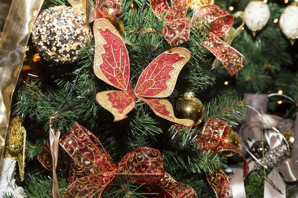 圣诞蝴蝶，圣诞树的传统装饰品，金棕色组合