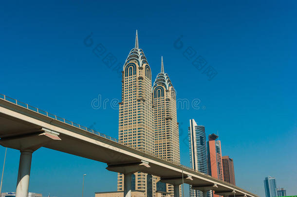 阿联酋迪拜的<strong>高楼大厦</strong>和街道