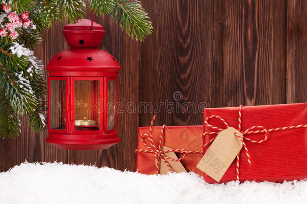 圣诞蜡烛灯笼和礼品盒