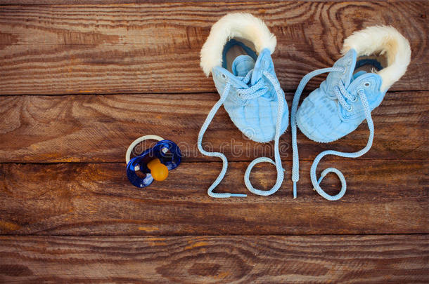 2016年儿童鞋的鞋带和奶嘴