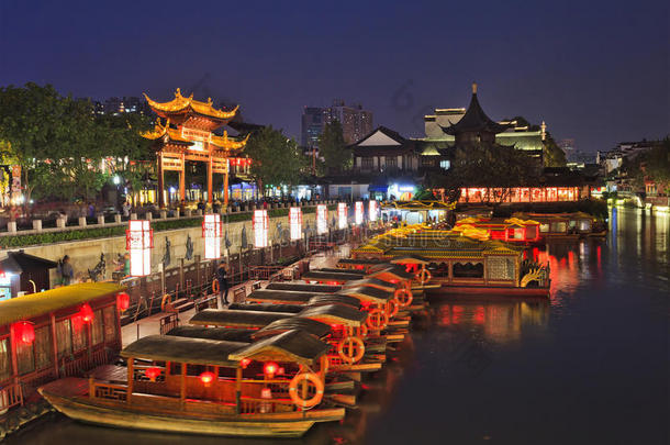 南京寺庙运河船集