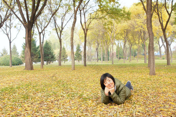 秋天秋天的中国人每年落叶的落叶