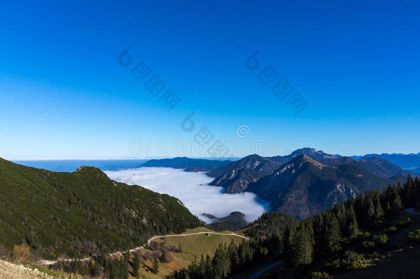 阿尔卑斯山秋天巴伐利亚云欧洲