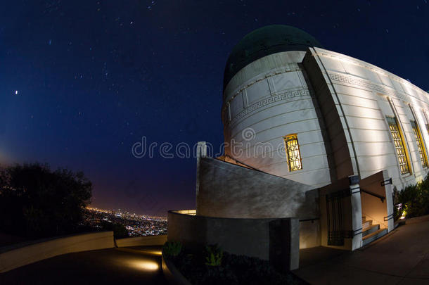 格里菲斯天文台，天空上有闪亮的星星
