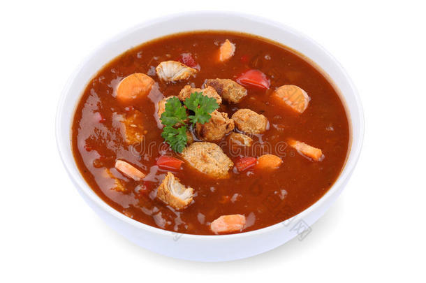 炖汤与肉和辣椒在碗中分离