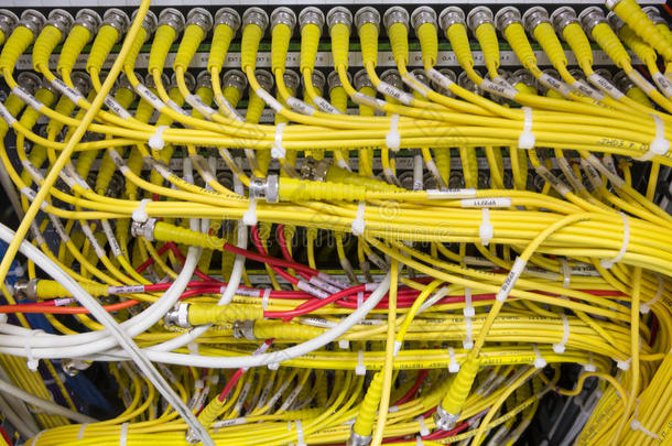 宽带商业电缆通信连接