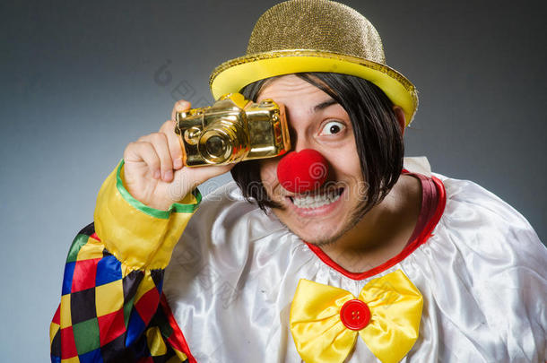 愤怒的生日小丑照相机狂欢节