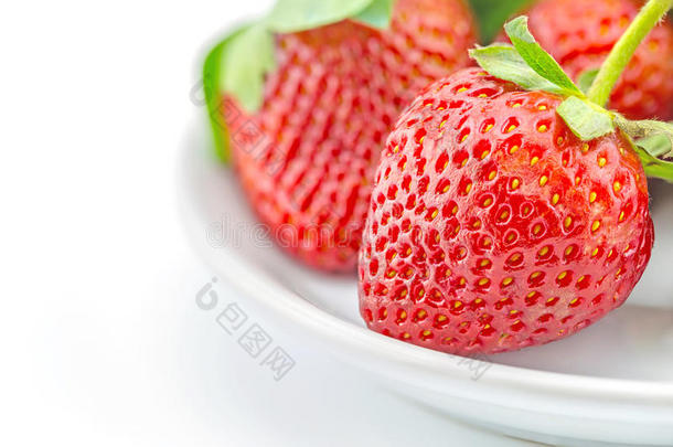 盘上新鲜草莓