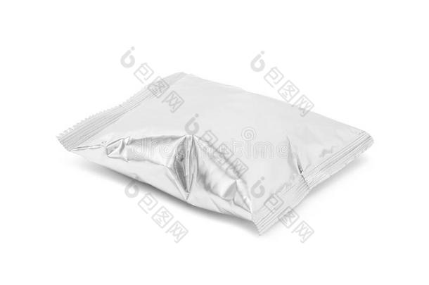 空白包装箔小吃袋隔离在白色背景