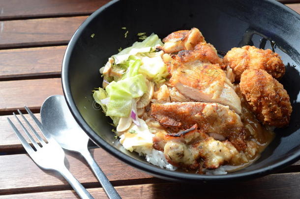 炸鸡牡蛎米饭