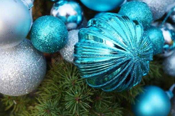 蓝色和<strong>银色闪光</strong>的圣诞节日装饰品