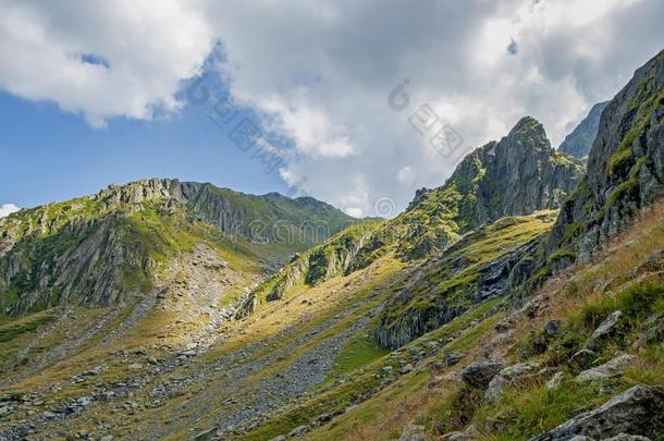 喀尔巴阡山脉，欧洲火山山脉。