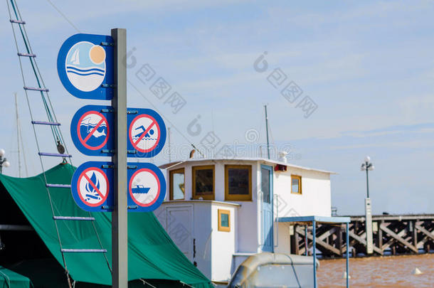 系船柱码头钓鱼被禁止的港口