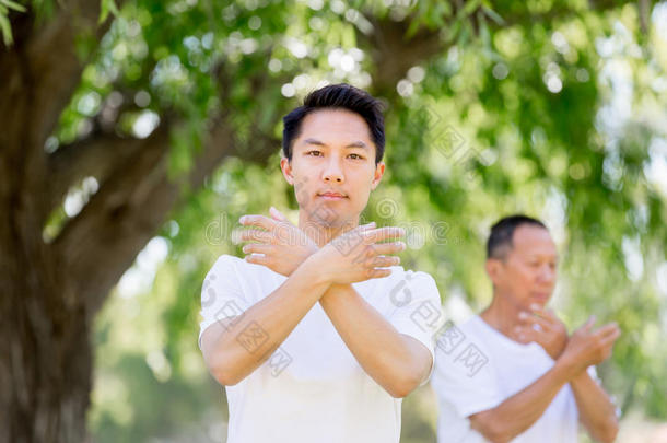 成人亚洲的有吸引力的照顾芝加哥